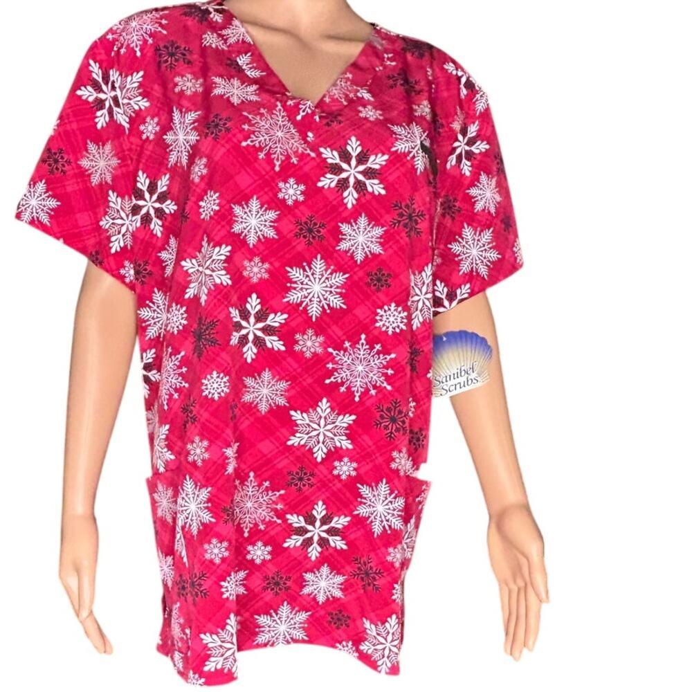 Sanibel Scrubs red Holiday top with white and black snowflake print size xl NWT